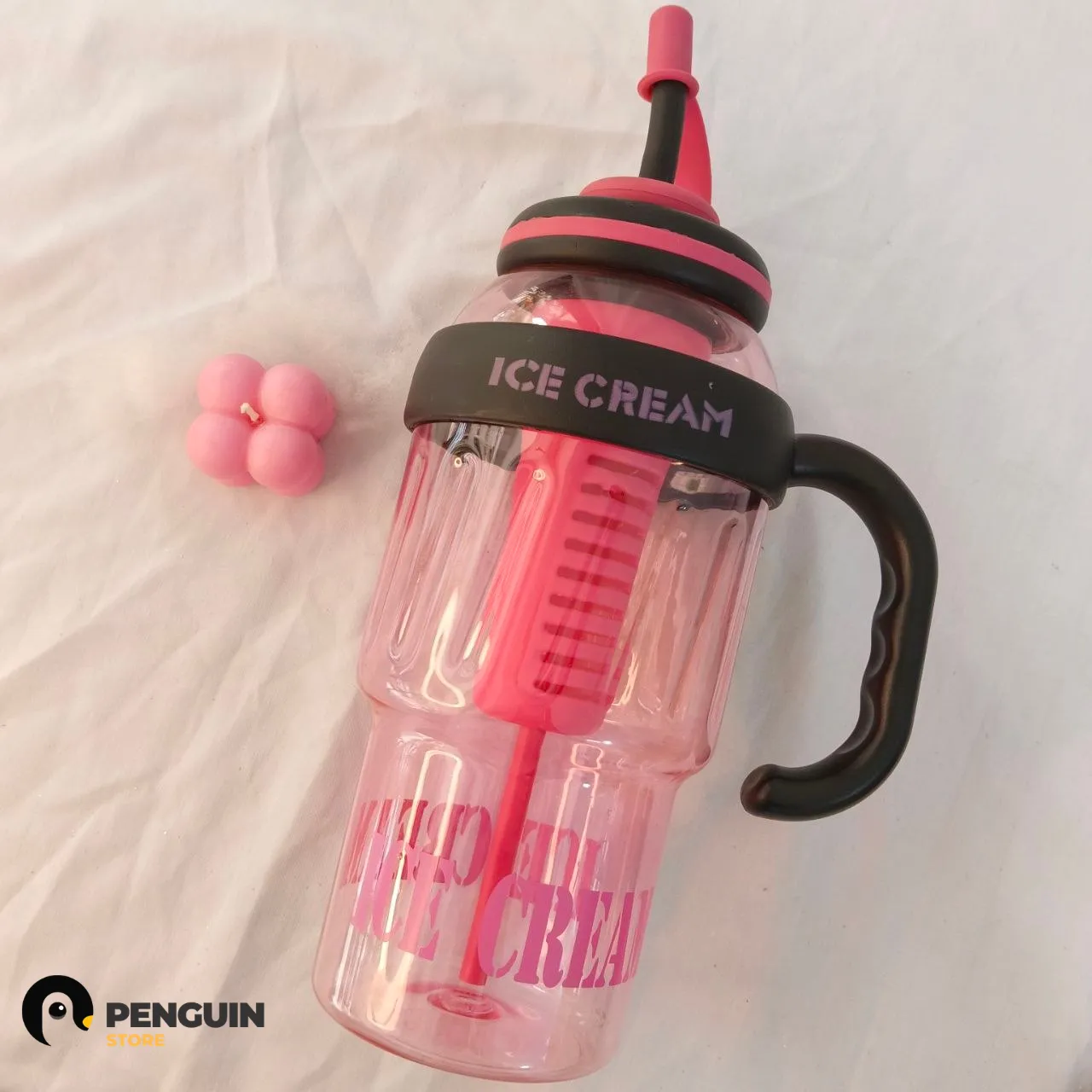 زجاجة مياه (Water Bottle) "Ice Cream" الوردي شاليمو، وتصميم "آيس كريم" شيك 🍦💖🖤
